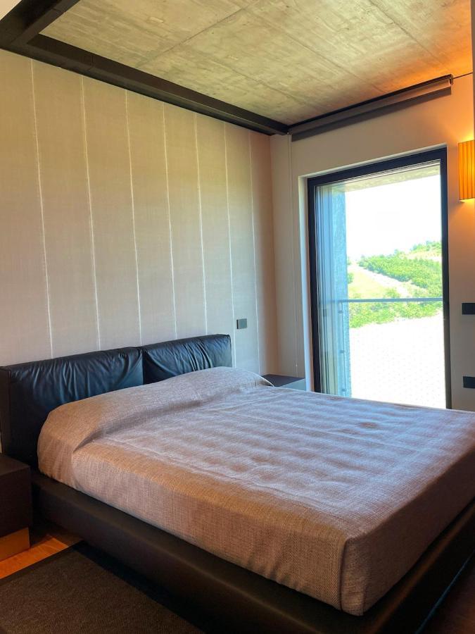 Ca' Del Profeta Ristorante & Relais Hotell Montegrosso dʼAsti Rum bild